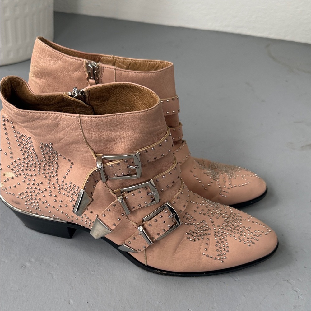 Chloe Suzanne Studded Pink Ankle Boots size 41